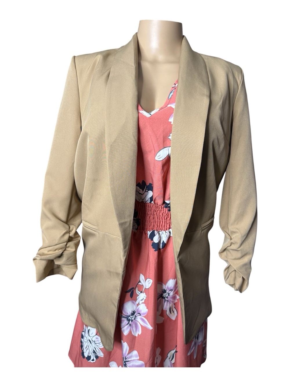 Boohoo Women’s Beige Open Front Blazer Ruched Sleeve Jacket Size M NWT - Picture 4 of 4